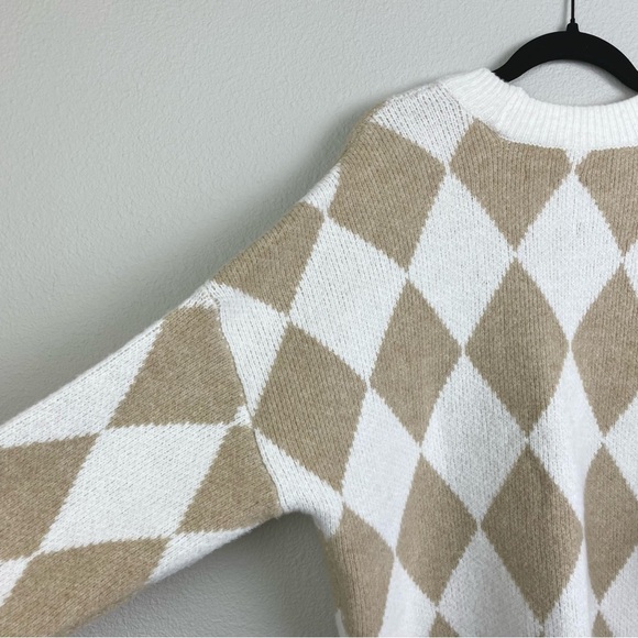 Abercrombie and Fitch Women's Medium Diamond Pattern Wedge Crew Knit Sweater - Picture 14 of 16